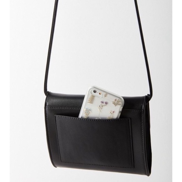 Urban Outfitters Ellie Modern Crossbody Bag - Picture 2 of 10